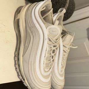 Used Nike Air Max 97’ size 7 women’s